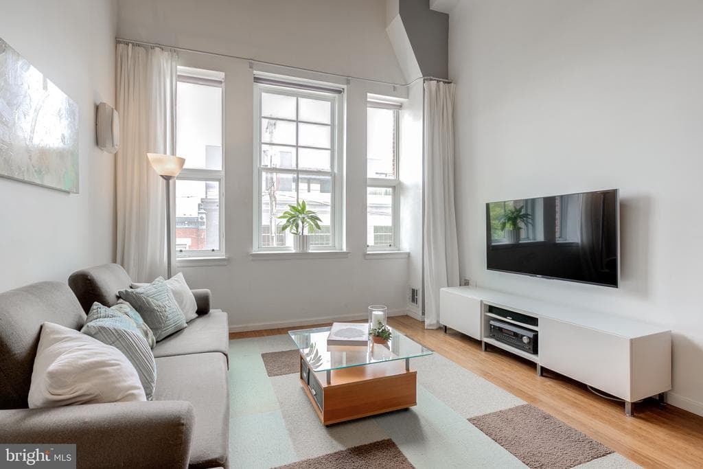 870 N 28th Street #201 photo 1