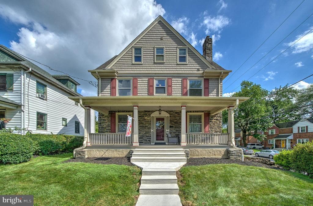 200 Hillside Avenue photo 1