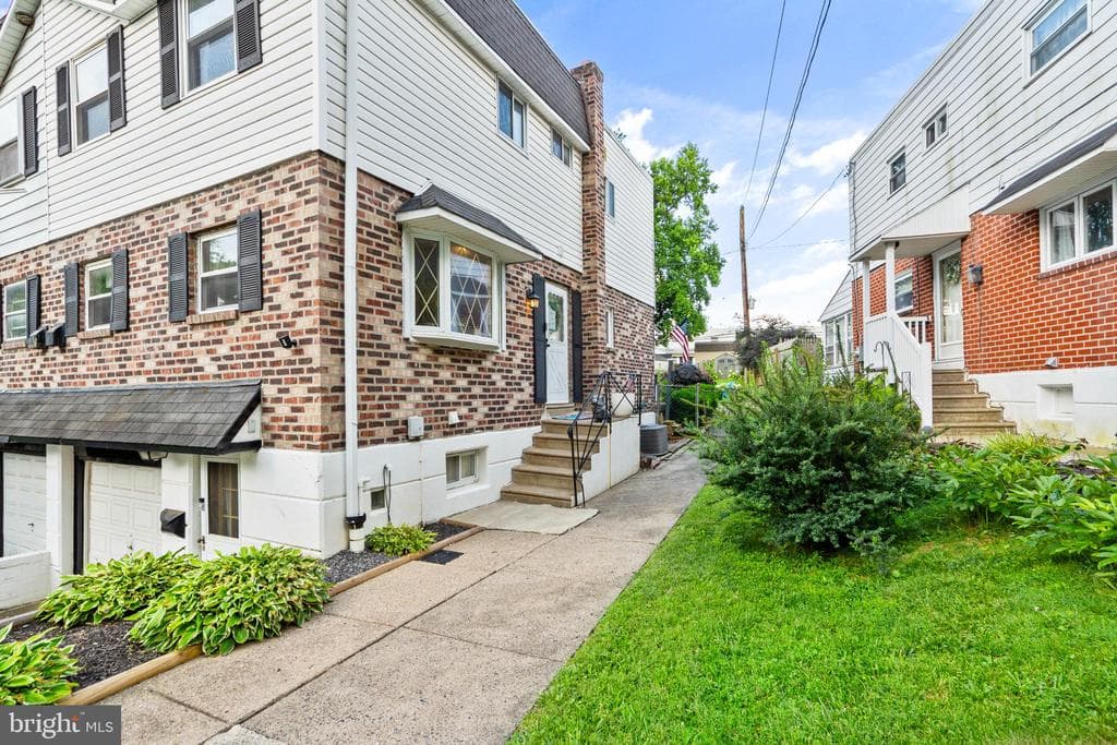 2679 Winchester Avenue photo 1