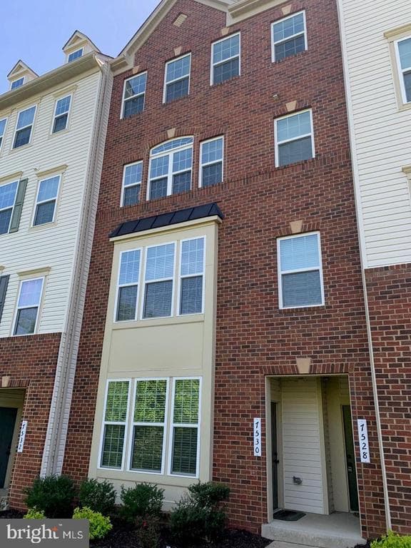 7528 Brunson Circle photo 1