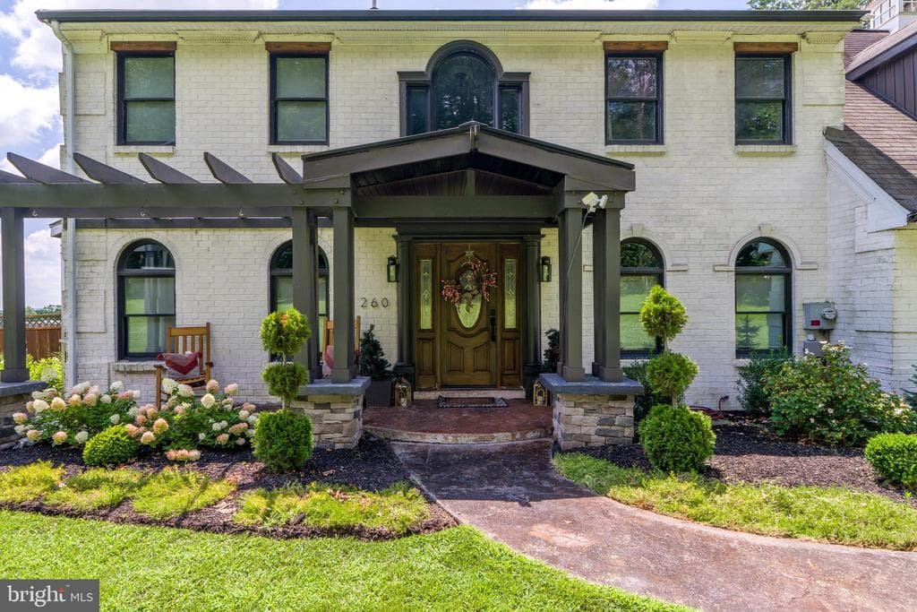 260 Fieldstone Road photo 1