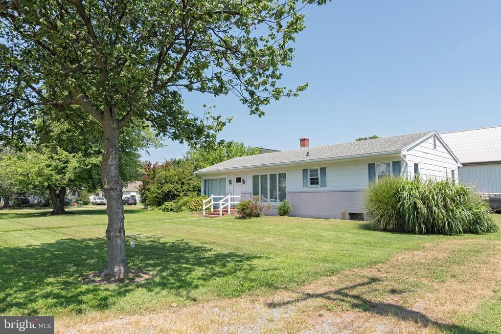 21749 Camper Circle photo 1
