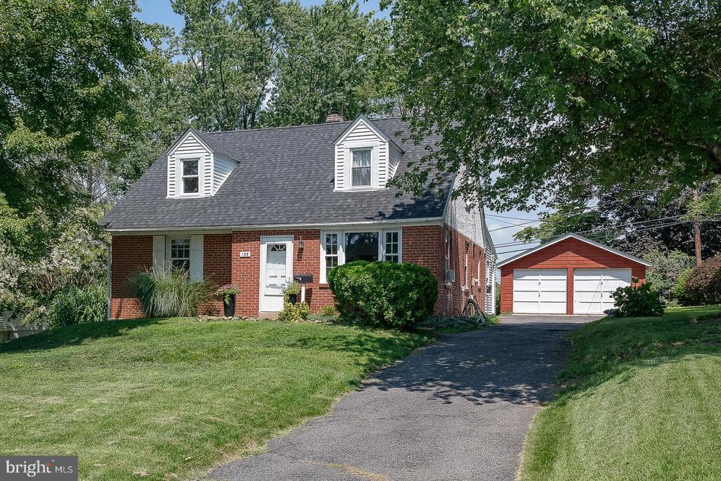 135 Sherman Road photo 1