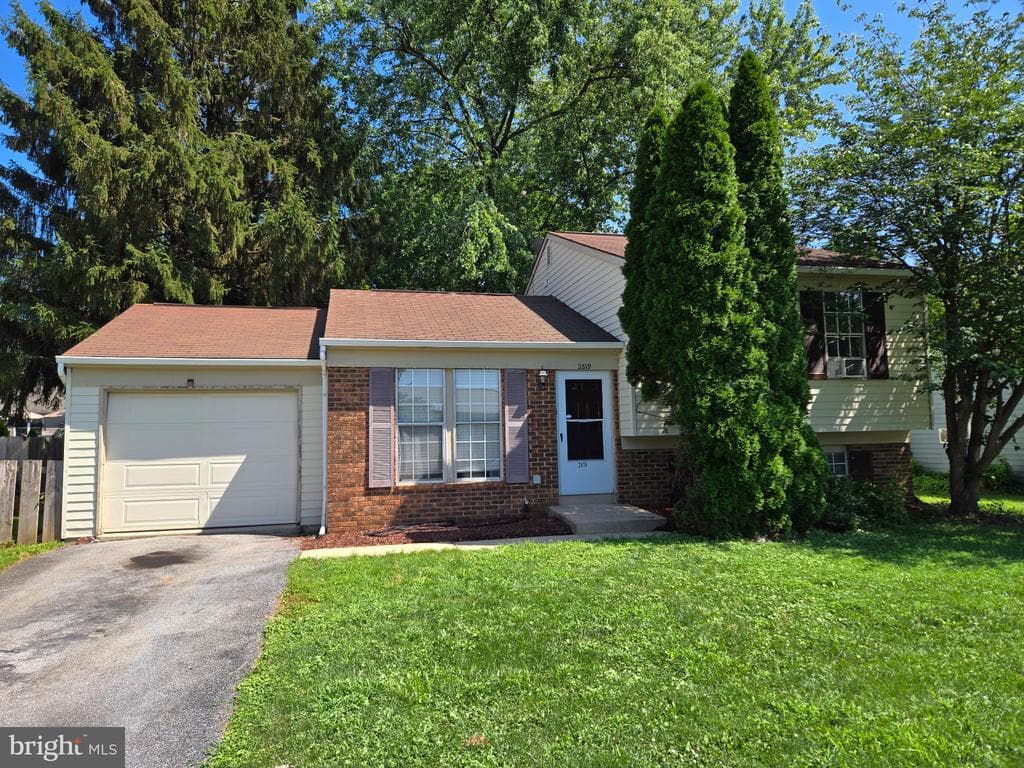 2819 Blacksmith Way photo 1