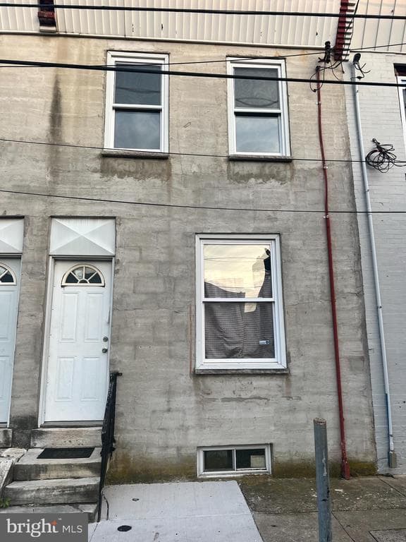 2765 Helen Street photo 1
