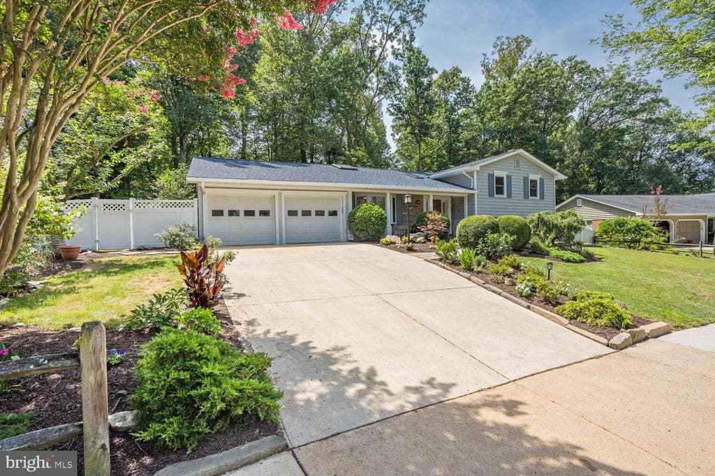 2615 E Meredith Drive photo 1