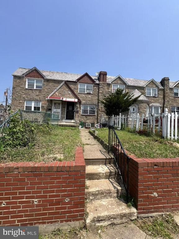 1535 Hellerman Street photo 1