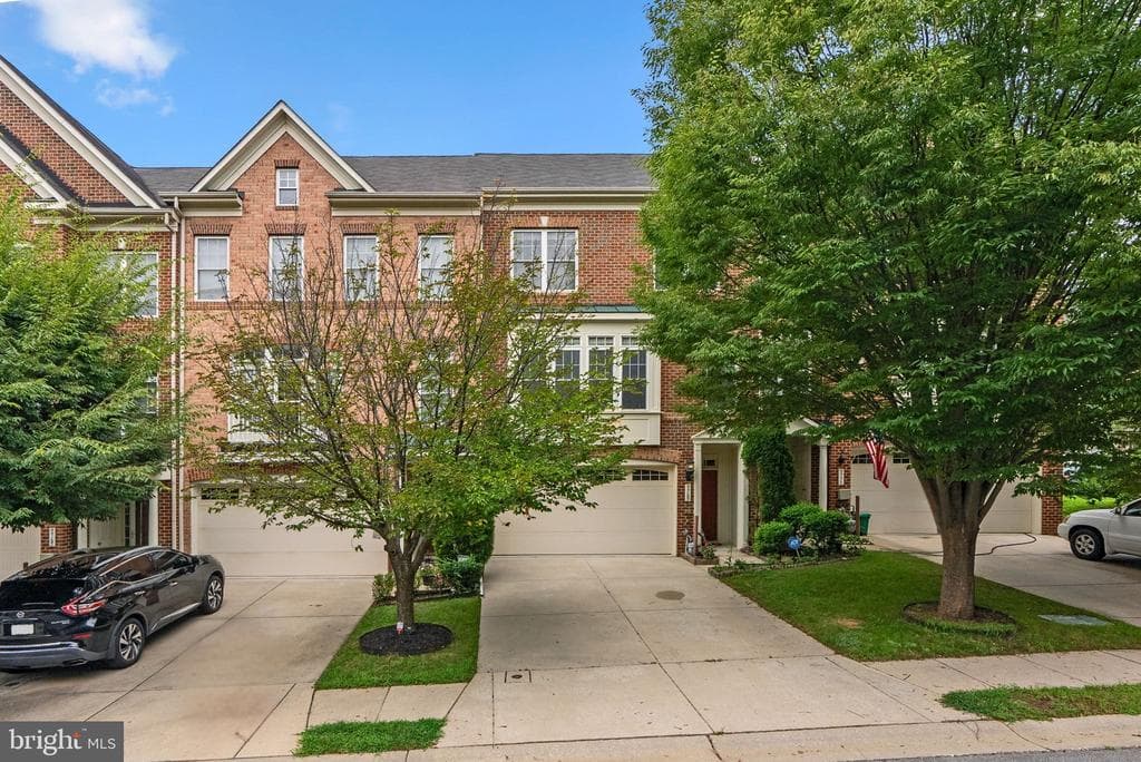 9769 June Flowers Way photo 1
