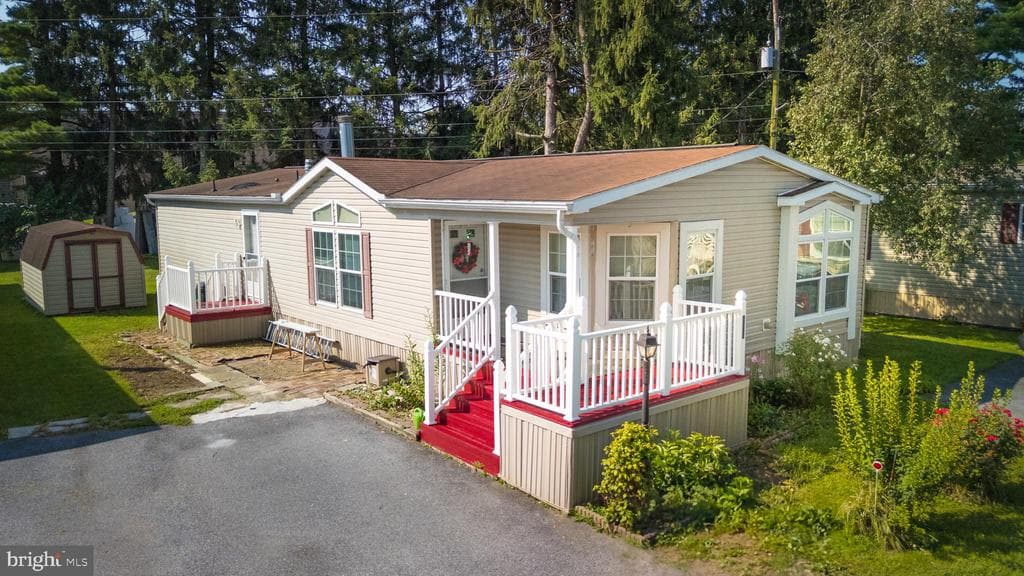 822 Gail Place photo 1