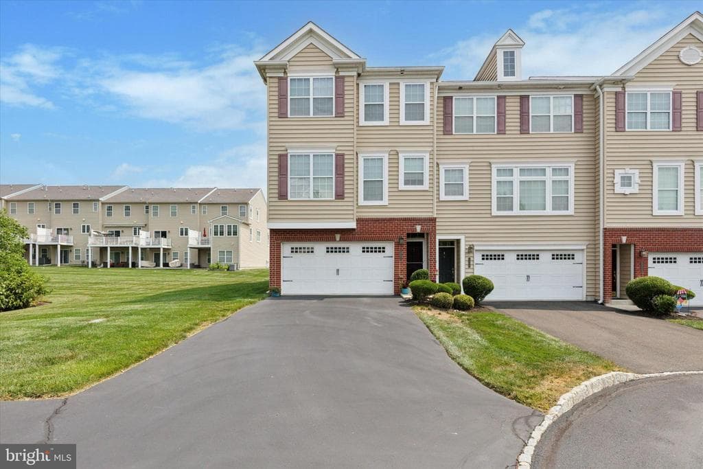 32 Rosy Ridge Court photo 1