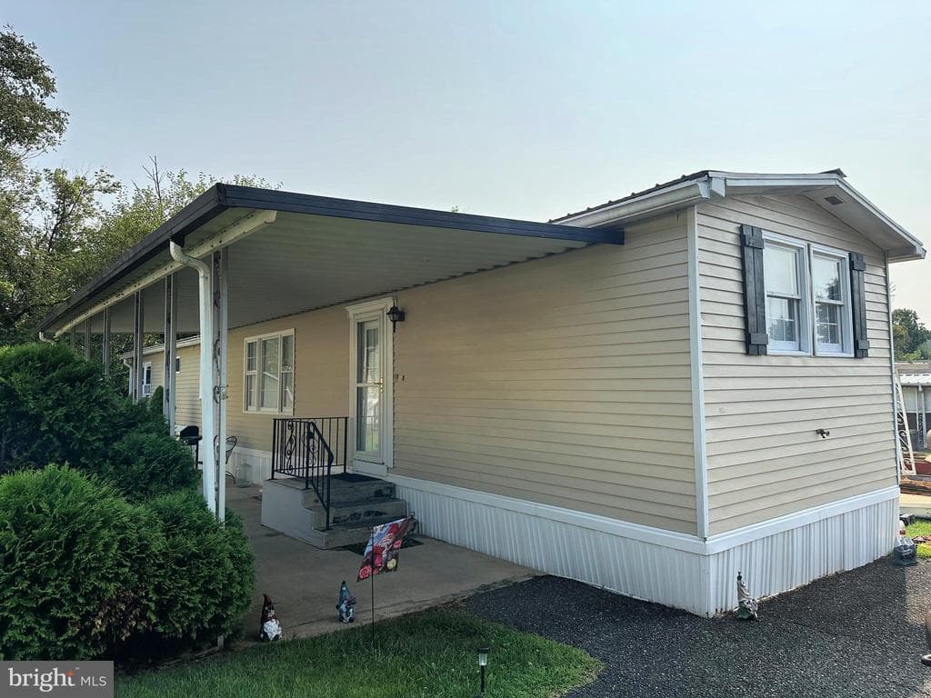 105 Southwick Drive photo 1