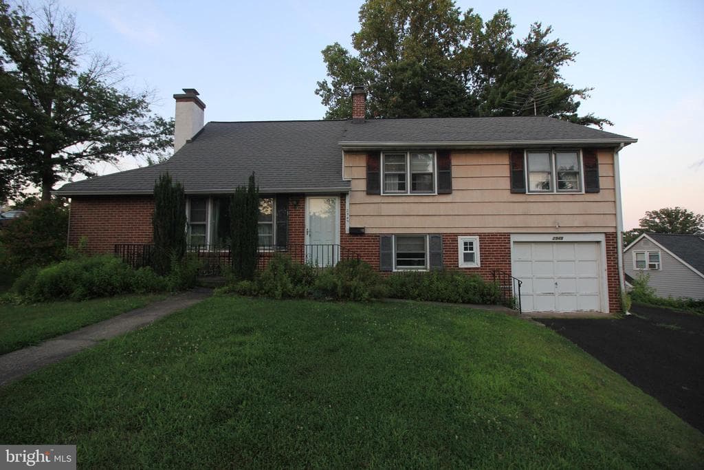 2949 Grisdale Road photo 1