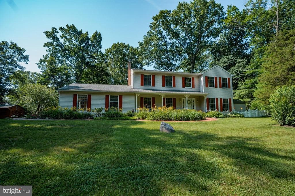 1532 Briarwood Lane photo 1