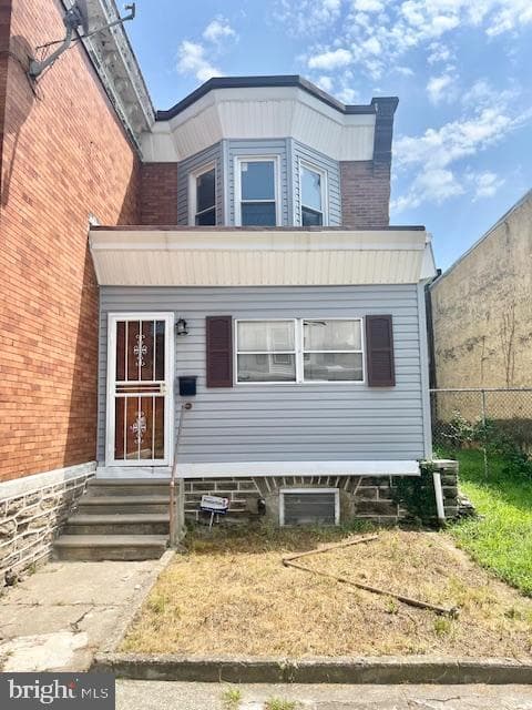 544 E Walnut Lane photo 1