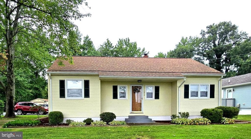 2414 Willoughby Beach Rd photo 1