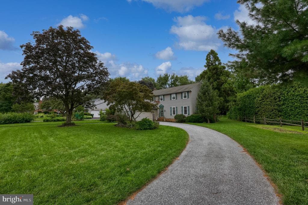 406 Teddy Avenue photo 1