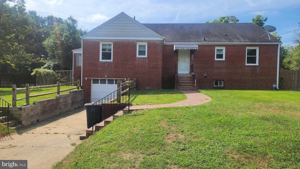 3209 Leslie Avenue photo 1
