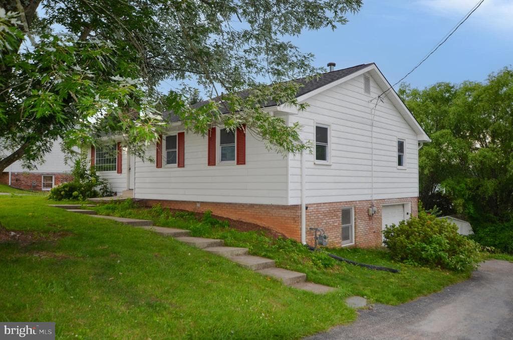2287 Grandview Road photo 1