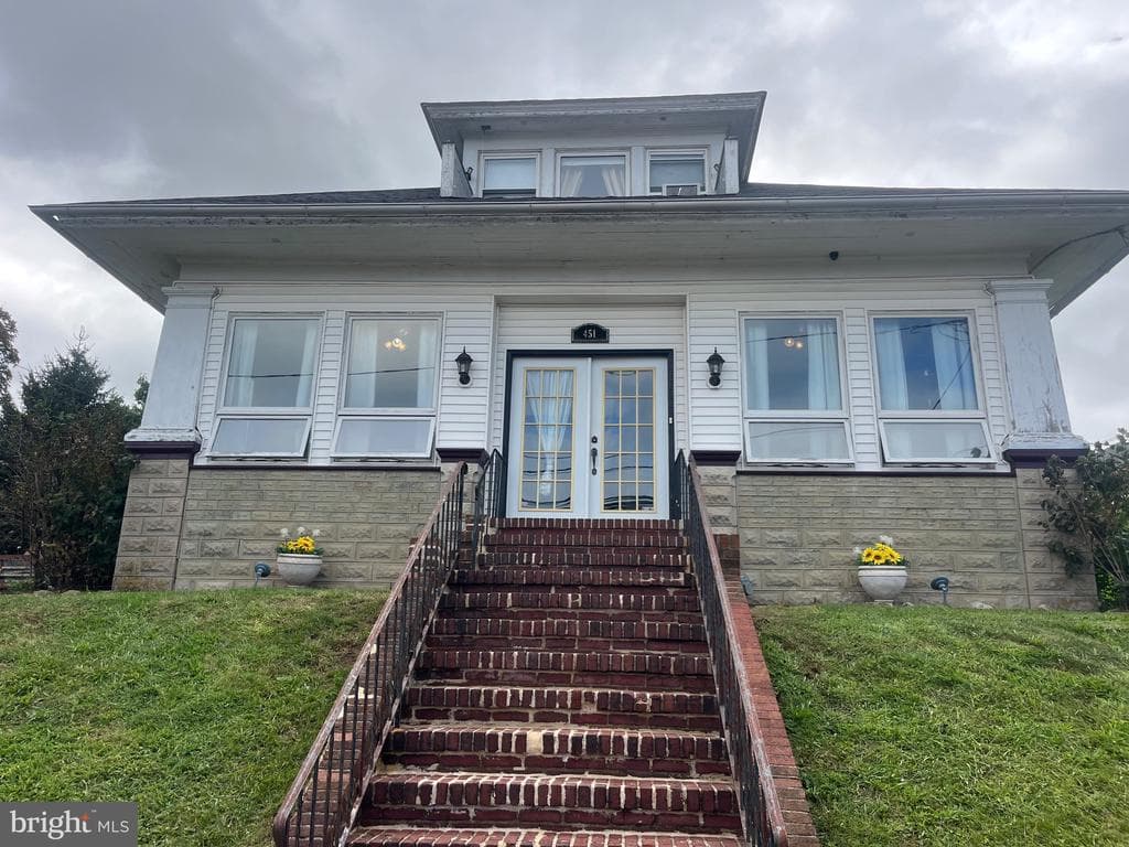 451 Penn Street photo 1