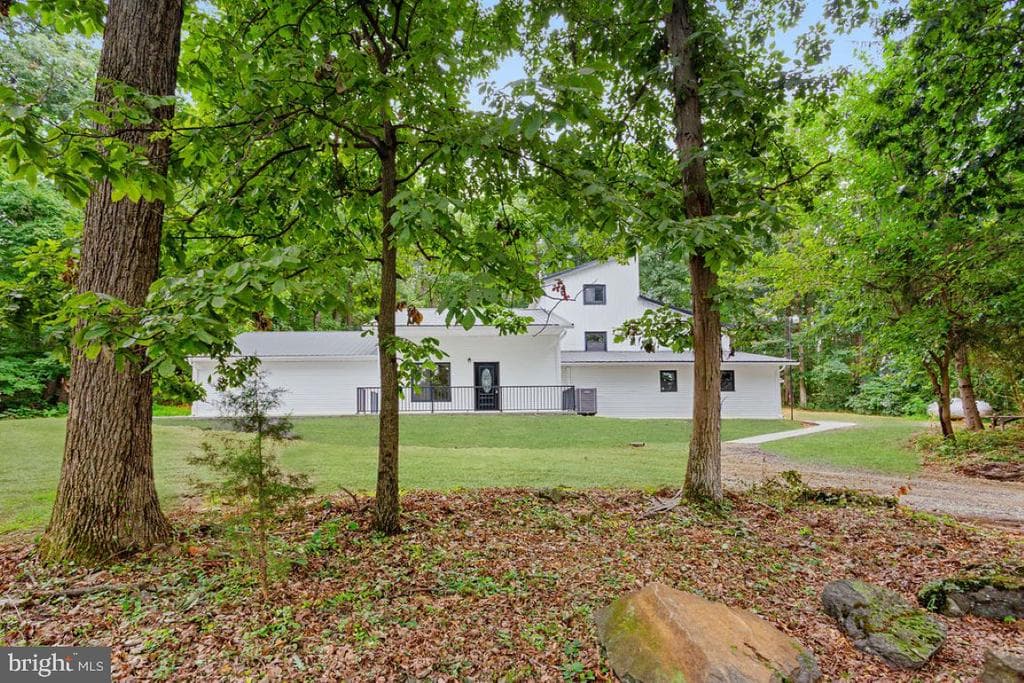 2325 York Road photo 1