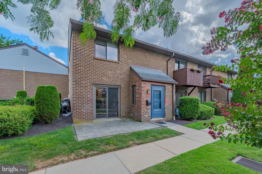 700 Ardmore Avenue #608 photo 1