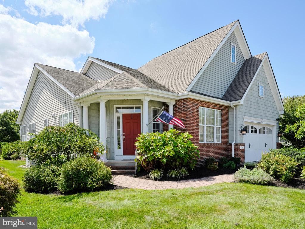 1311 Creekside Lane photo 1