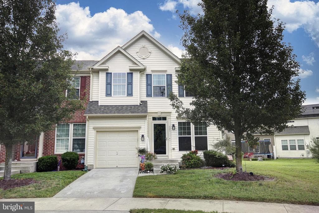 421 Stream Valley Court photo 1