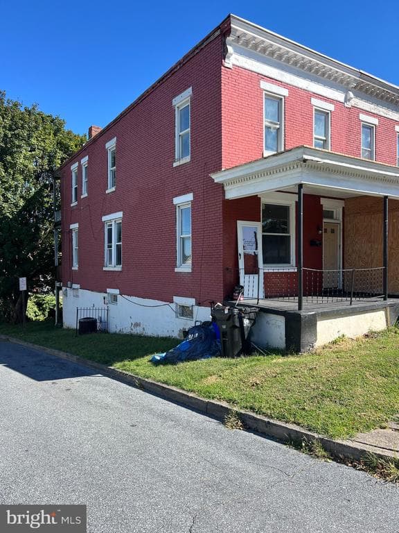 2028 Briggs Street photo 1