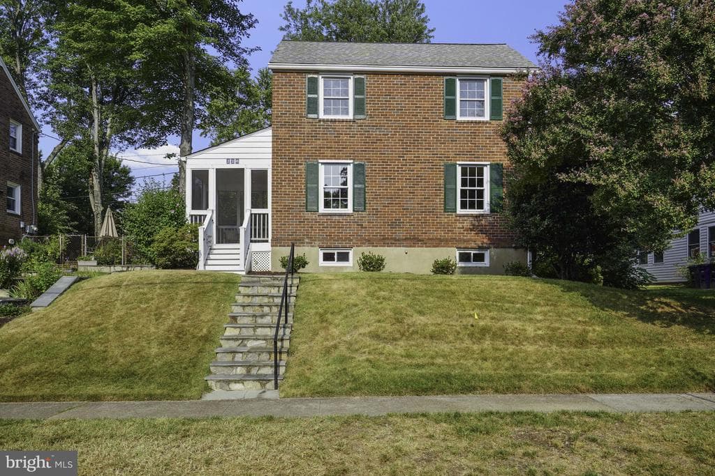 226 N Edison Street photo 1