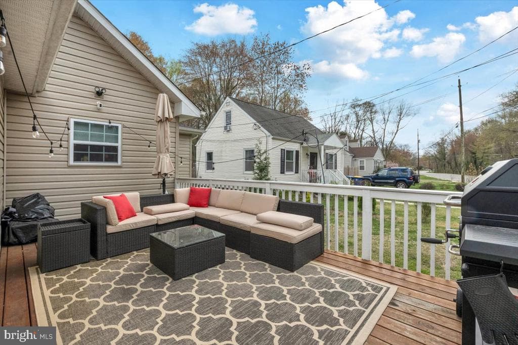 6519 Woodland Road photo 1