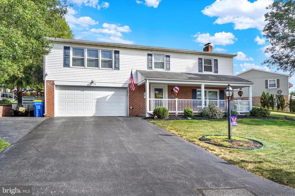 119 Lexington Road photo 1