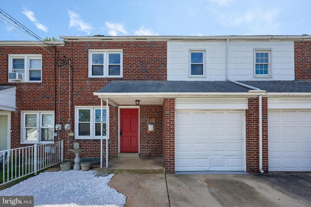 335 Lincoln Avenue photo 1