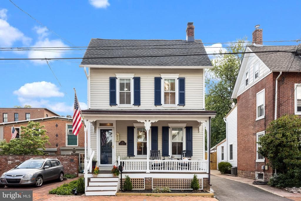 22 E Penn Street photo 1