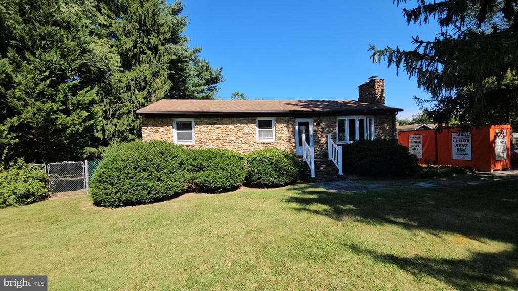 6900 Colonial Avenue photo 1