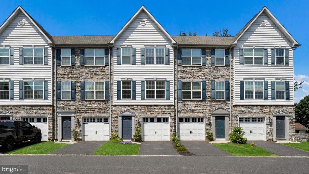 1522 Brookstone Place photo 1