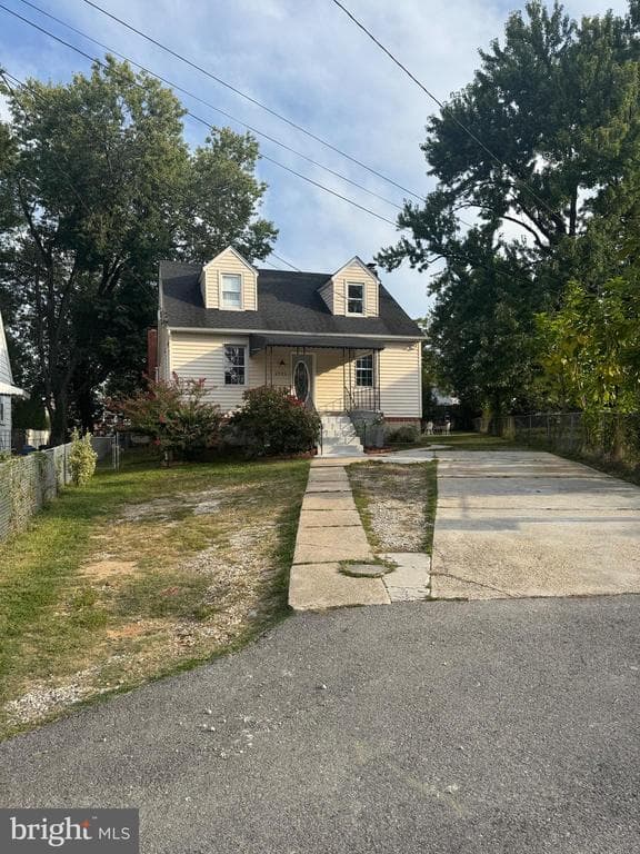 1722 Hall Avenue photo 1