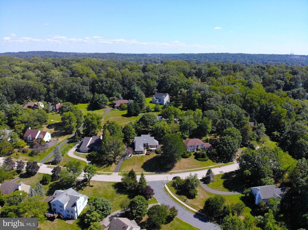 411 Leah Drive photo 1