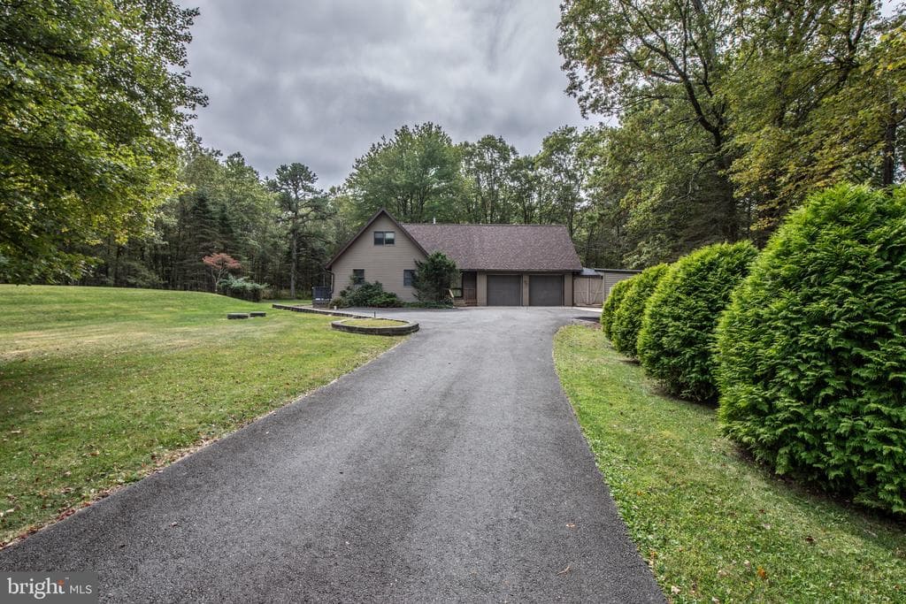 108 Pinoak Drive photo 1