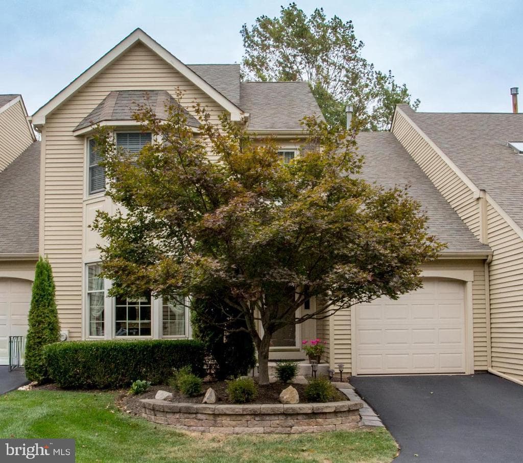 514 Windsor Court photo 1