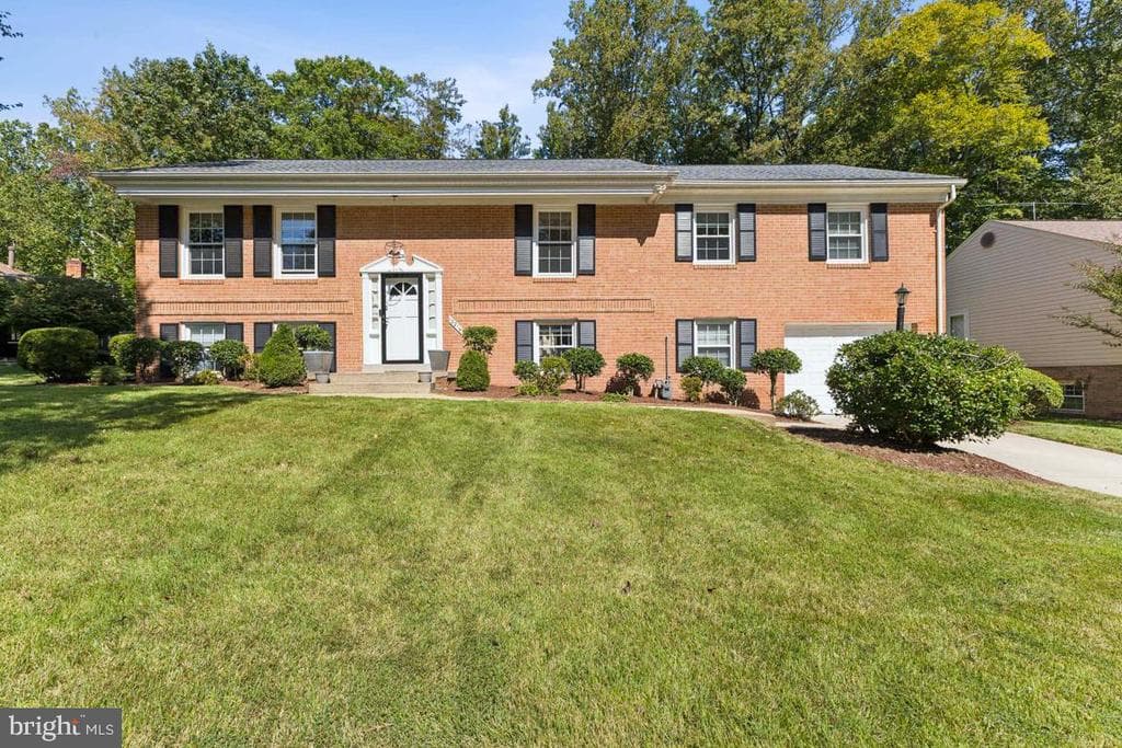 12216 Westview Drive photo 1