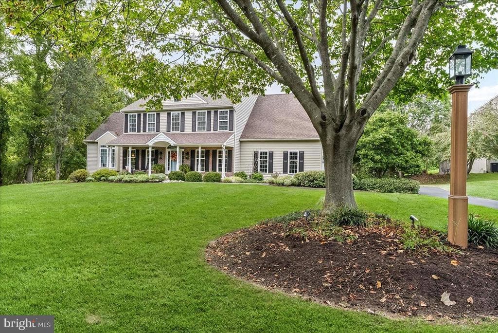 602 Kensington Drive photo 1