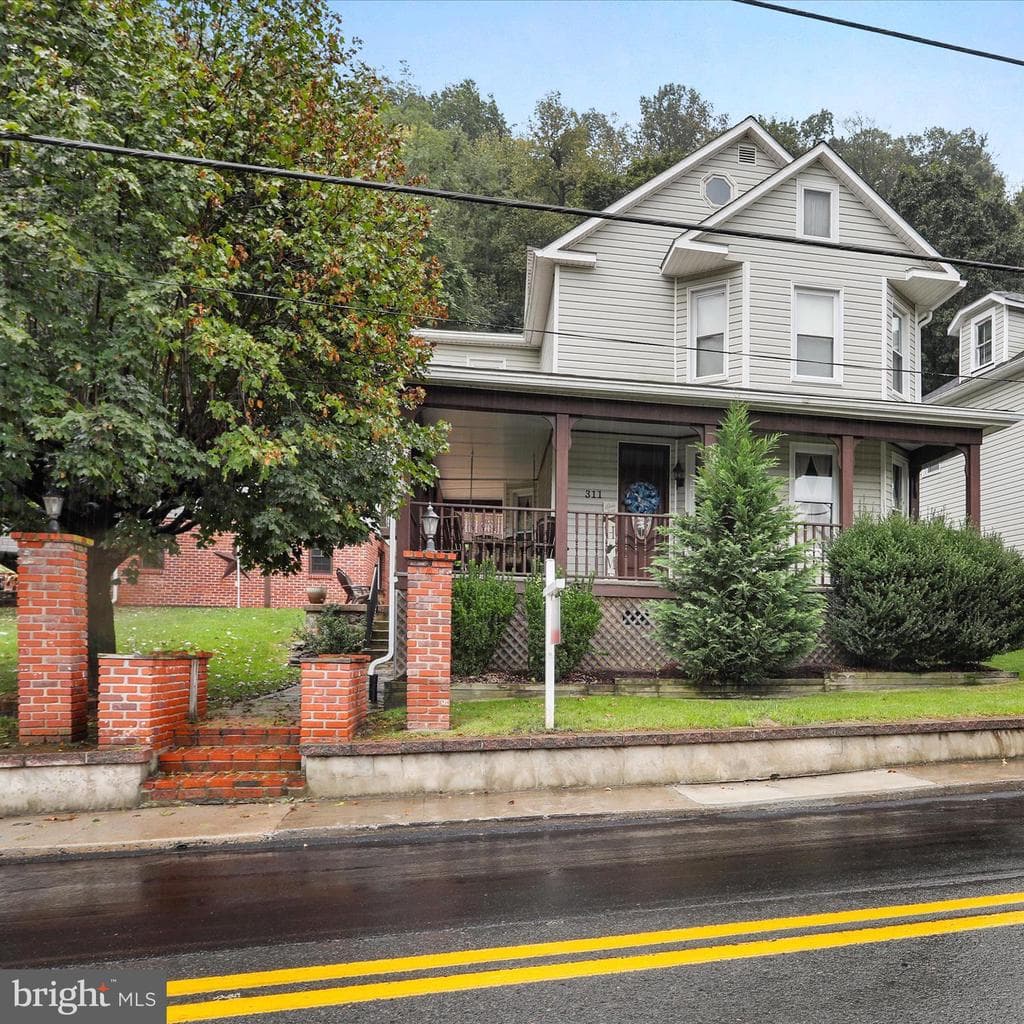 160 Main Street photo 1