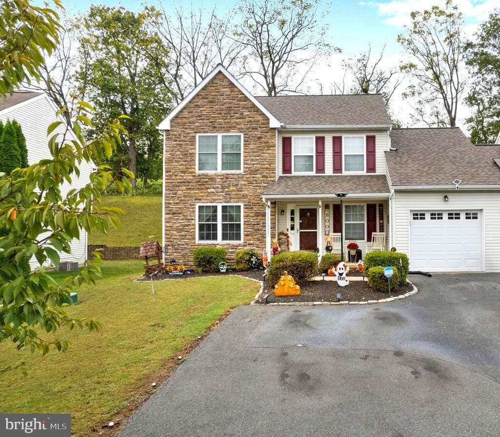 58 Villa Avenue photo 1