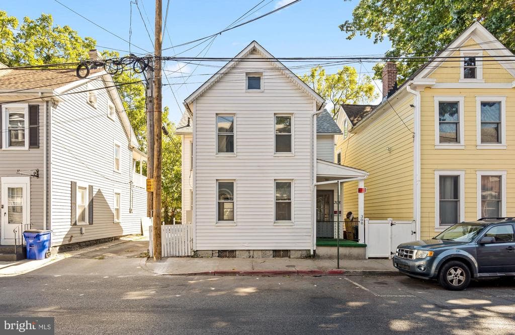 308 Locust Street photo 1