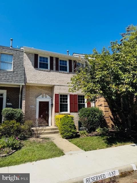 8212 La Faye Court photo 1