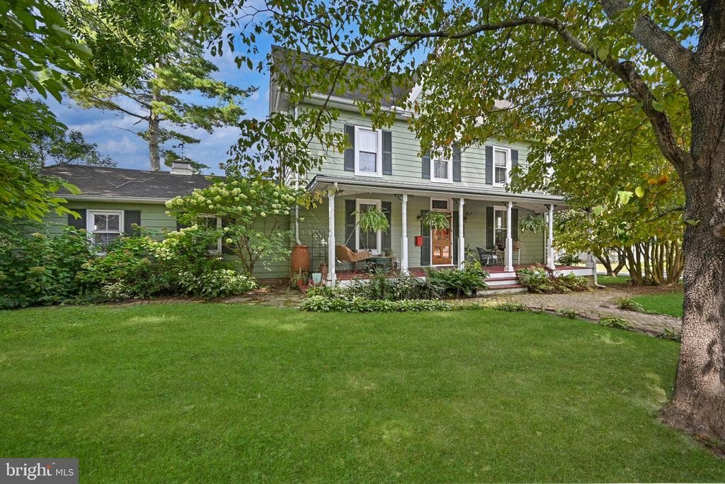 200 Mumford Street photo 1