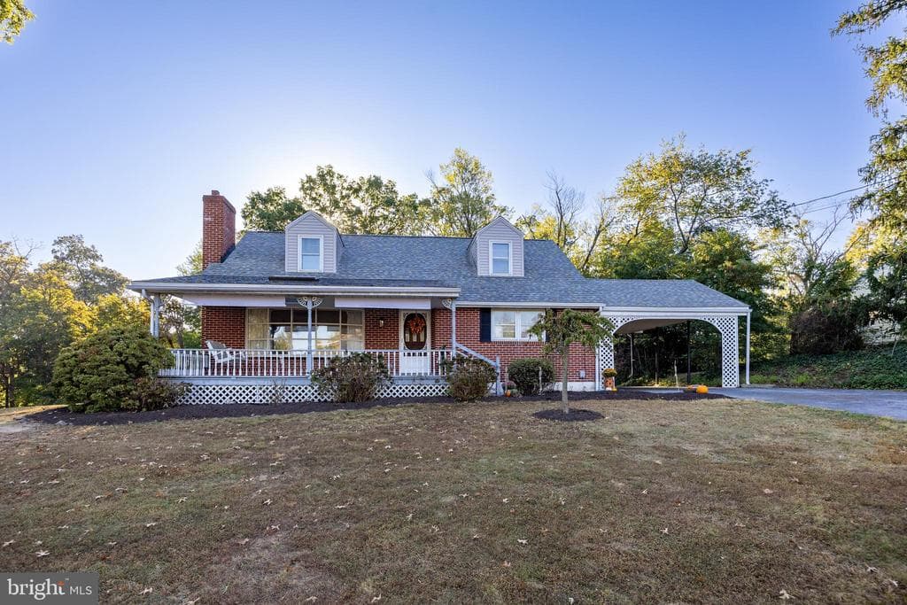 2264 Horseshoe Drive photo 1