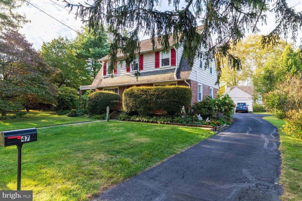 47 Fairview Avenue photo 1