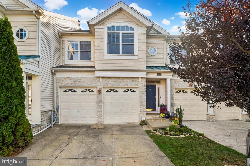8719 Timber Oak Lane photo 1