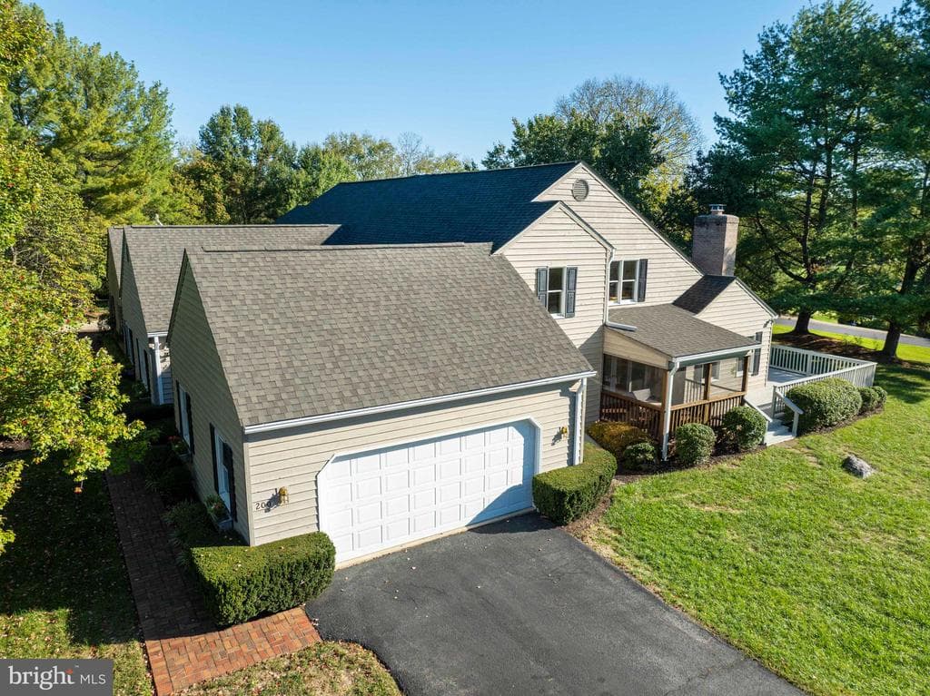 200 Meadow Ridge Drive photo 1